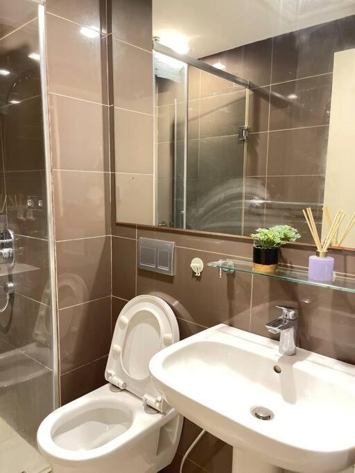 The Serene Escape Rockwell Makati City View 1Br Appartement Manilla Buitenkant foto