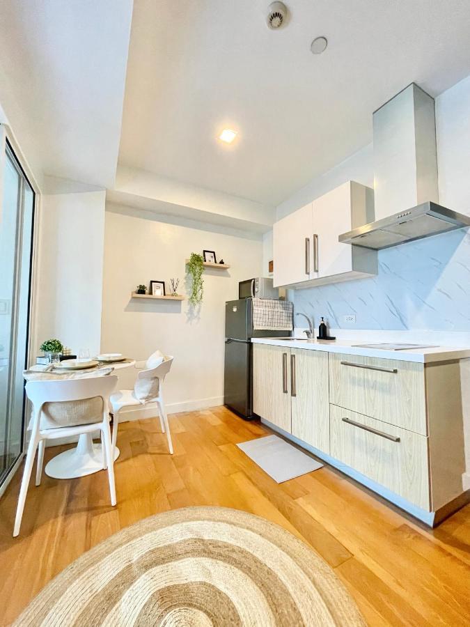 The Serene Escape Rockwell Makati City View 1Br Appartement Manilla Buitenkant foto