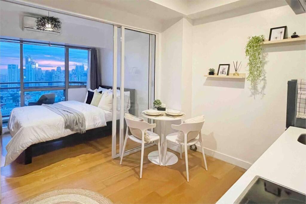 The Serene Escape Rockwell Makati City View 1Br Appartement Manilla Buitenkant foto